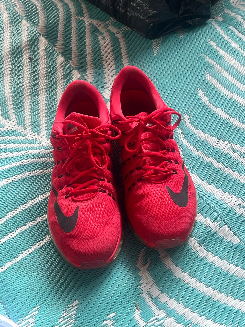 Nike Men's Athletic Shoes Red with Black Swoosh 2016 Air max university red